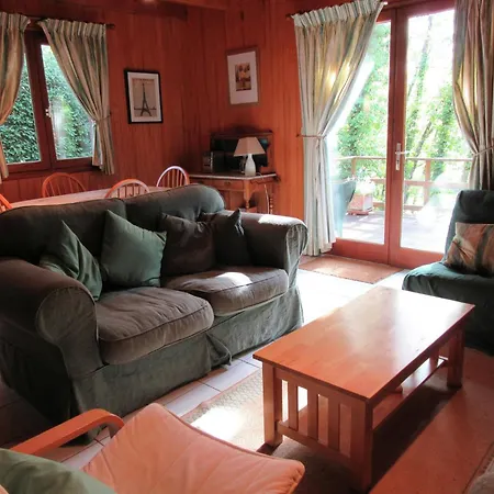 Tidy Chalet In The Woods Of The Beautiful Dordogne Chalet