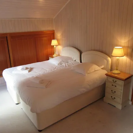 Tidy Chalet In The Woods Of The Beautiful Dordogne *