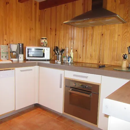 Tidy Chalet In The Woods Of The Beautiful Dordogne Chalet