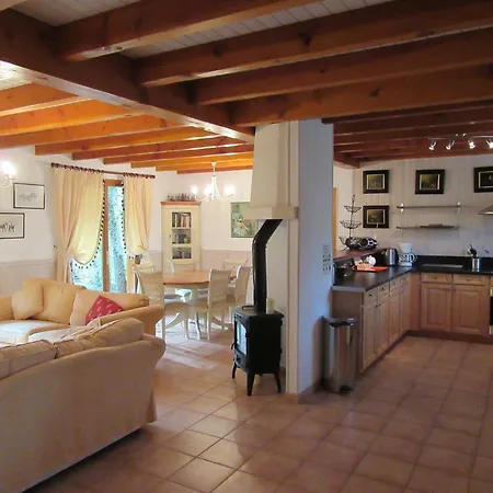 Chalet Tidy Chalet In The Woods Of The Beautiful Dordogne *