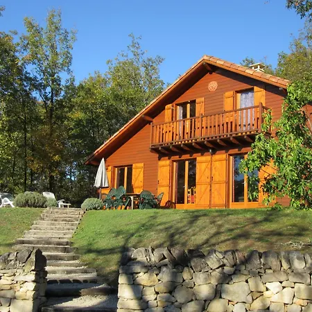 Tidy Chalet In The Woods Of The Beautiful Dordogne *