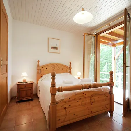 Tidy Chalet In The Woods Of The Beautiful Dordogne