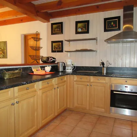 Tidy Chalet In The Woods Of The Beautiful Dordogne Chalet